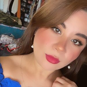 Meet your Posher, Monica